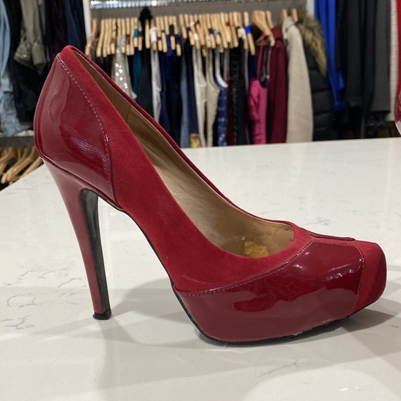 Red BCBGeneration pumps - Picture 2 of 8